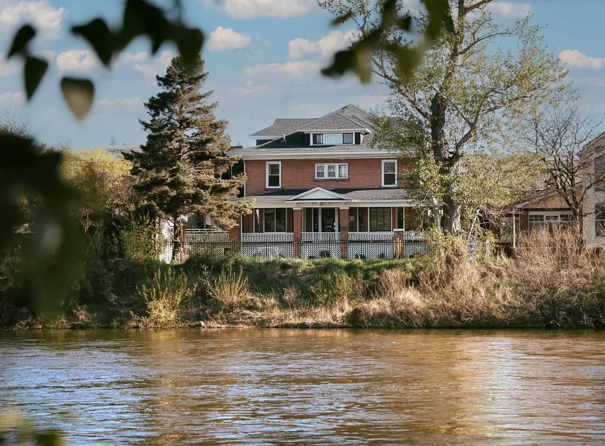 מיסולה Goldsmith'S River Front Inn מראה חיצוני תמונה